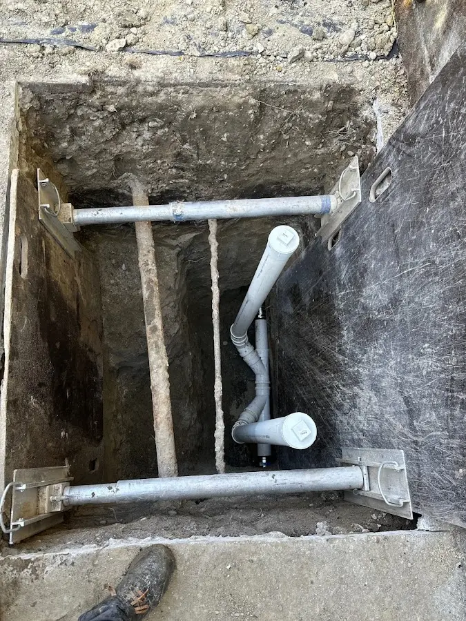 Experienced plumber completing Gas Line Repair work in White City